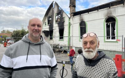 Fredagsbön i hembygdsföreningens paviljong